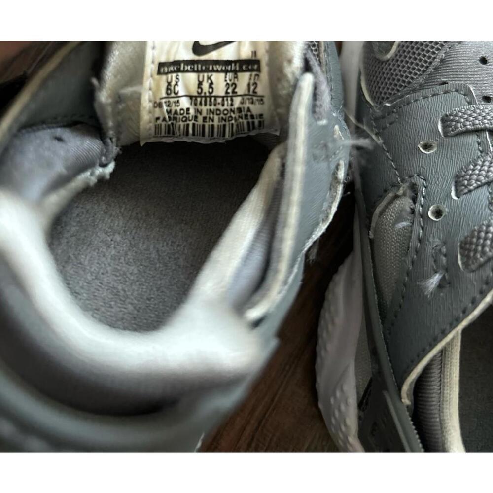 Nike - Picture 6 of 6